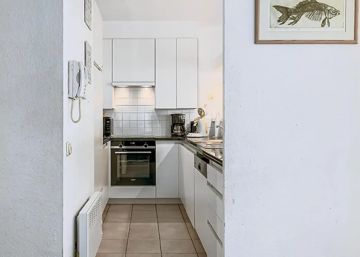 Sunny Hill 0102 Apartamento *